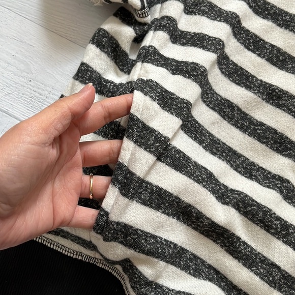 Armani Exchange Striped Short Sleeve Sweatshirt XS - Picture 3 of 5